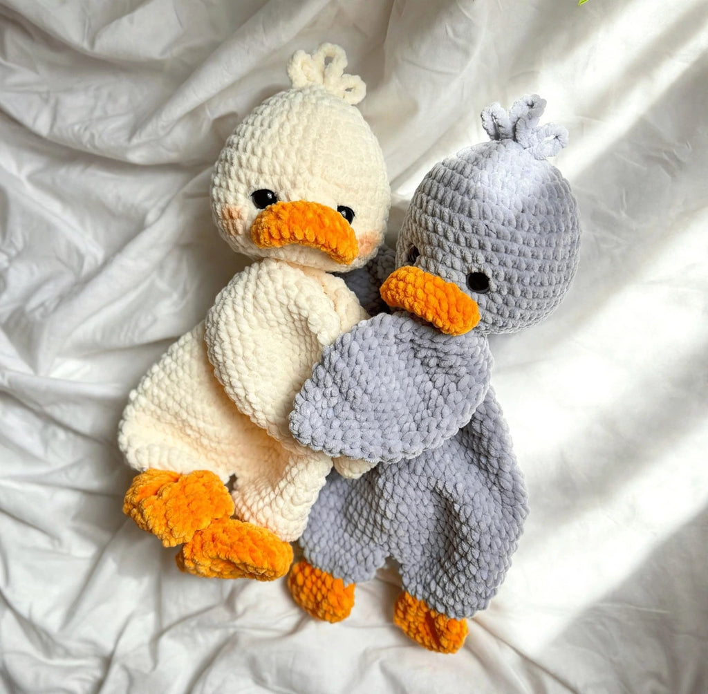 Goose Lovey Crochet Pattern