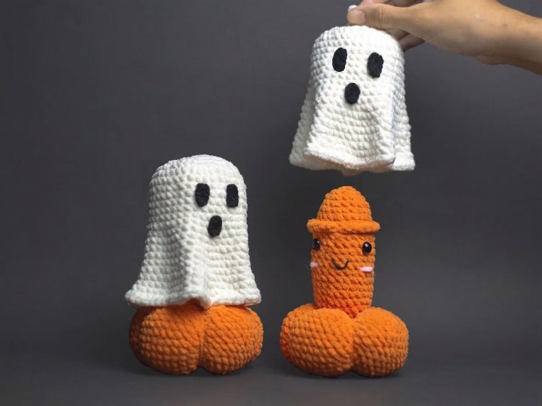 Surprise Halloween Ghost Pattern 👻🎃 ( pdf )